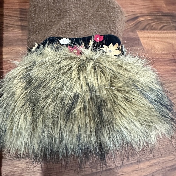 Tasha Polizzi blanket faux fur and floral appliqué jacket. - Picture 6 of 10